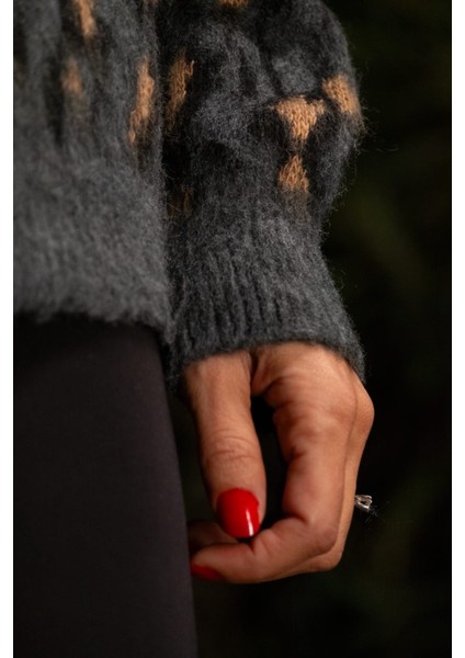 Leopar Desenli Triko Siyah Kazak modelleri