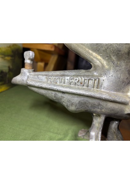 1950 Ler Tuttu Furitti Metal Meyve Sıkacağı indirimleri