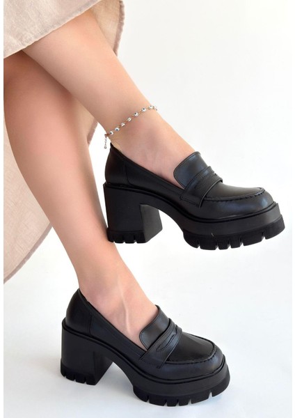 Janes Siyah Cilt Dolgu Topuk Ayakkabı modelleri