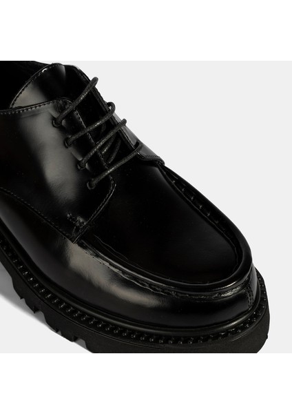 Kadın Siyah Bağcıklı Kalın Tabanlı Deri Günlük Ayakkabı indirimleri