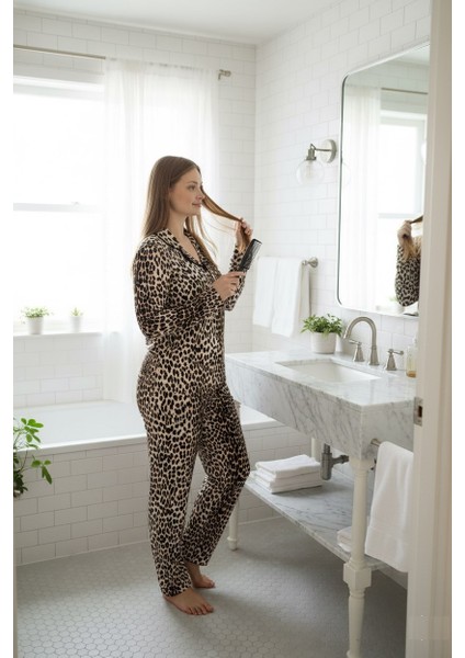 Kadın Büyük Beden Viskon Önden Düğmeli Gömlek Yaka Göğüs Cepli Uzun Kol Mevsimlik Pijama Takımı fırsatları