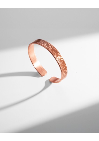 Sarmal Sarmaşık Desenli ve Dua Işlemeli Bakır Bilezik (Zeolit Taşı)