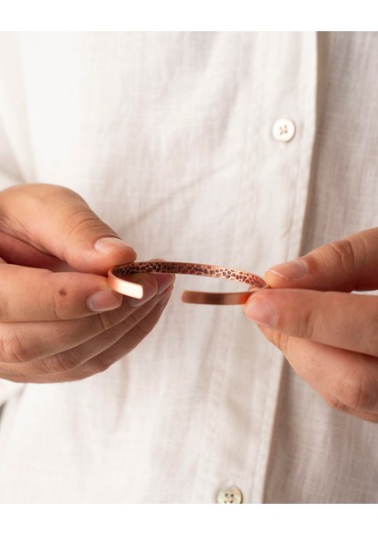 Içi Dövme Desenli Dışı Ayetel Kürsi Yazılı Ince Bakır Bilezik