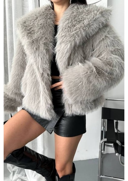 Kadın Suni Kürk Mont – Şal Yaka, Kruvaze, Çift Çıtçıtlı, Uzun Kollu, Kalın, Rahat Kalıp fiyatları