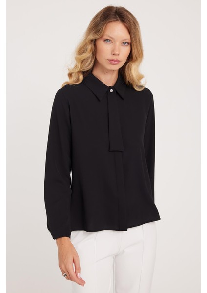 Kadın Standart Fit Normal Kesim Fiyonklu Siyah Gömlek fiyatları