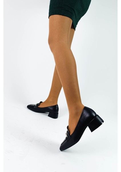 Siyah Renk Kalın Topuklu Tokalı Kadın Topuklu Ayakkabı modelleri