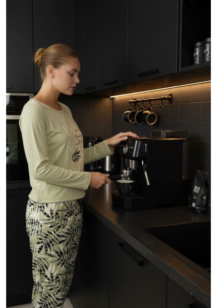 Kadın Desenli Bisiklet Yaka Düğmesiz Mevsimlik Likra Viskon Uzun Kollu Pijama Takımı modelleri