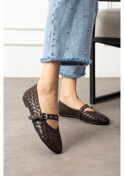 Masvi Kadın Babet Önden Bantlı Tokalı Örgü Dokumalı Kahverengi Deri