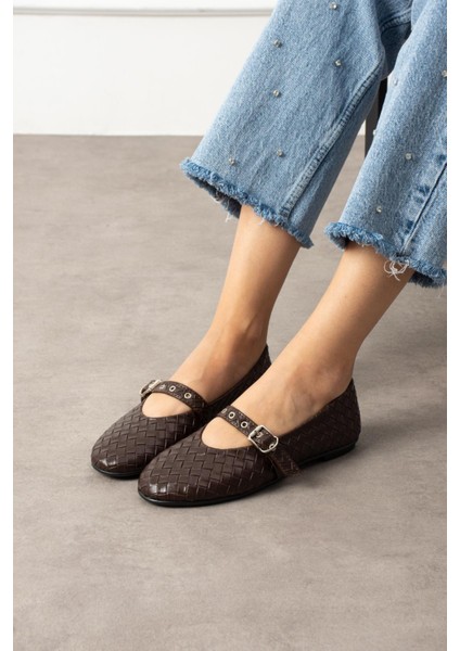 Masvi Kadın Babet Önden Bantlı Tokalı Örgü Dokumalı Kahverengi Deri fiyatları