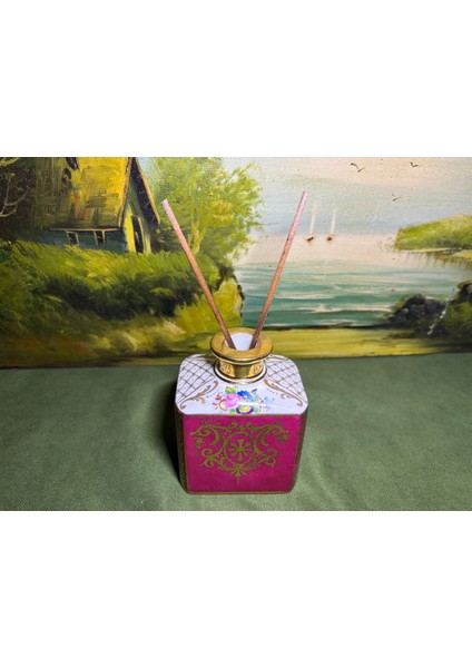 Fransız Porselen Oda Kokuluğu 10,5 cm Boyunda