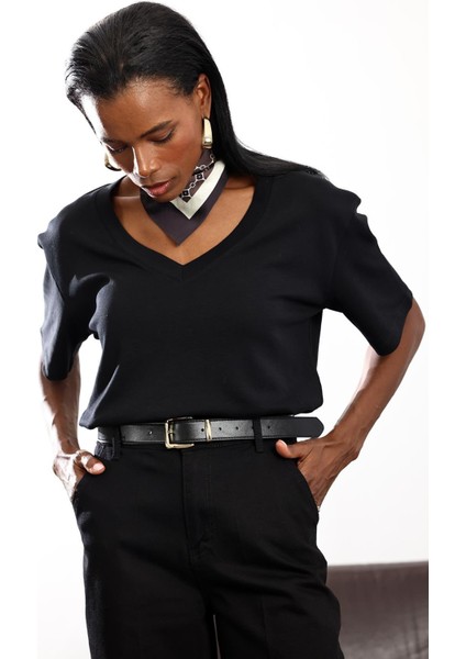 Siyah V Yaka Kısa Kollu Tişört 4021