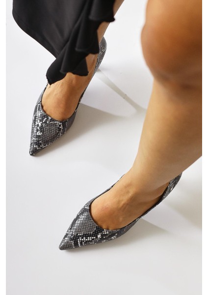 Celestine Siyah Yılan Desenli Pul Detaylı Sivri Burunlu Stiletto fırsatları