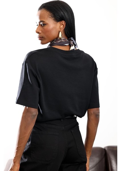 Siyah V Yaka Kısa Kollu Tişört 4021