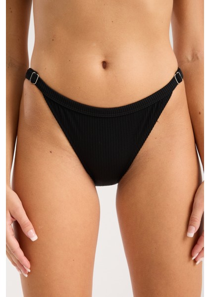 Yeni Sezon Ayarlanabilir Bel Boyundan Bağlamalı Dokulu Kumaş Üçgen Bikini Takımı Çıkartılabilir Göğüs Pedli indirimleri