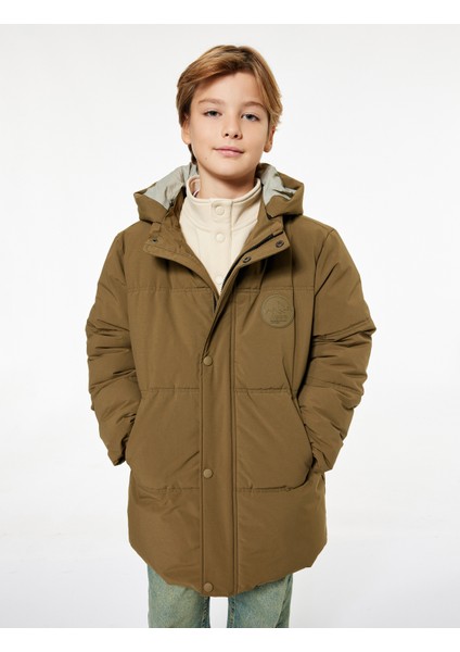 Cep Detaylı Uzun Kollu Su Itici Kapşonlu Mont modelleri