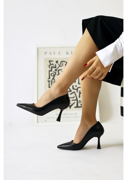 Celestine Siyah Kırışık Sivri Burunlu Stiletto modelleri