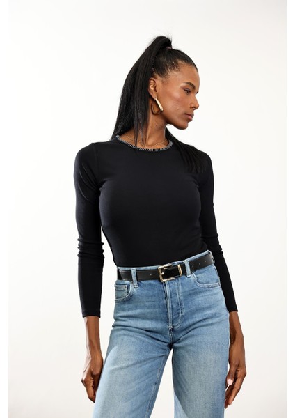 Siyah Yakası Biyeli Uzun Kol Tişört fiyatları