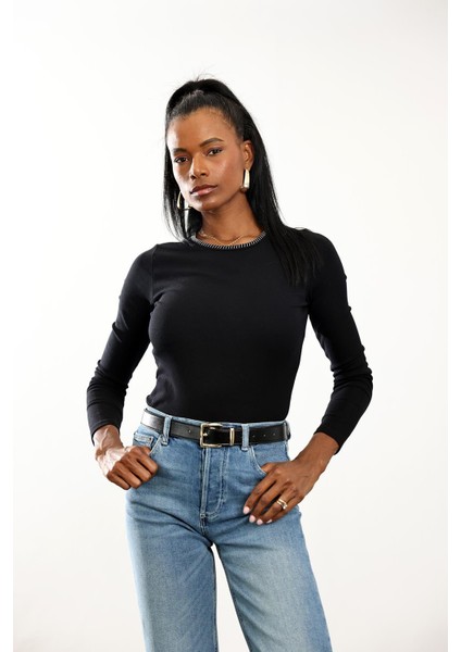 Siyah Yakası Biyeli Uzun Kol Tişört modelleri