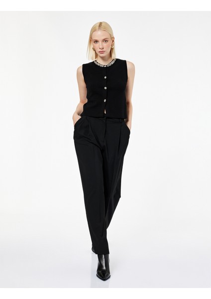 Düğmeli Bisiklet Yaka Taşlı Triko Yelek