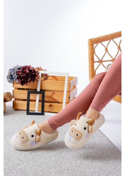 Kadın Öküz Figürlü Sessiz Taban Peluş Ev Terliği modelleri