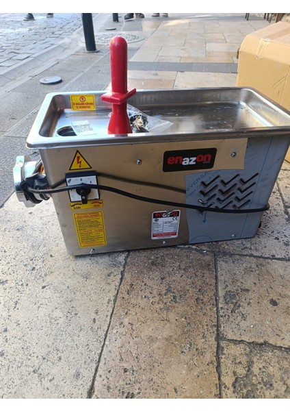 12 No Et Kıyma Makinesi (1 Adet Yedek Bıçak, 1 Adet Yedek Süzgeç , 1 Adet Sucuk Aparatı ve 1 Adet Et Bıçağı ) fiyatları