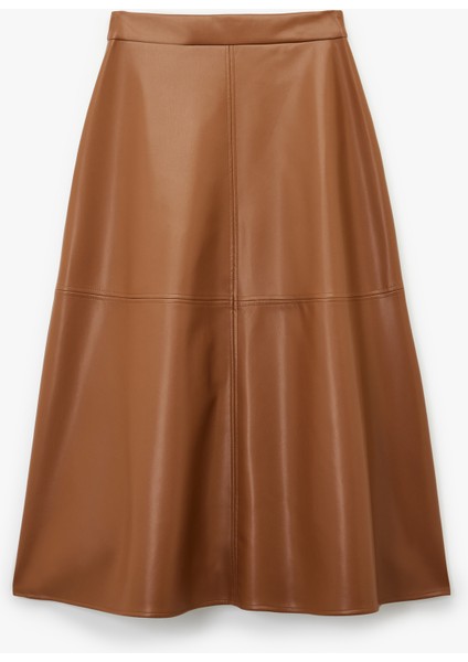 x Melis Ağazat - Volanlı Kloş Kesim Midi Suni Deri Etek modelleri