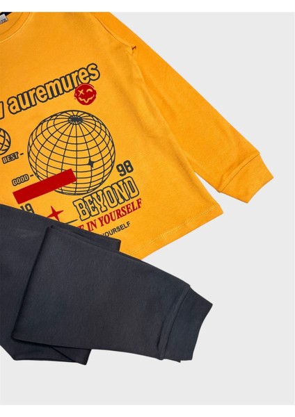 Erkek Çocuk Pamuklu Sarı Renk New Auremures Yazı Desenli Uzun Kollu Pijama Takımı modelleri