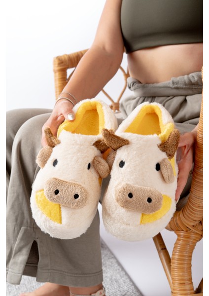 Kadın Öküz Figürlü Sessiz Taban Peluş Ev Terliği