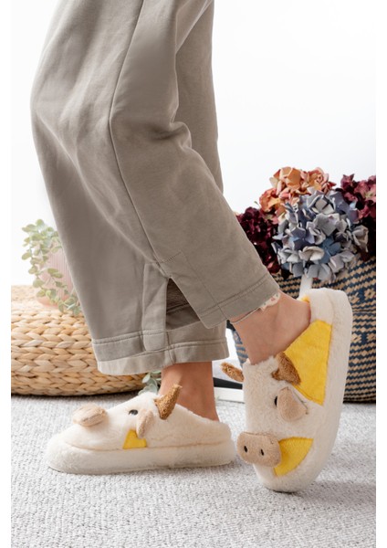 Kadın Öküz Figürlü Sessiz Taban Peluş Ev Terliği fiyatları