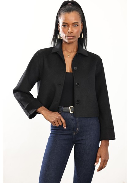 Siyah Gömlek Yaka Kısa Yün Ceket