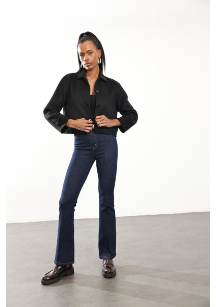 Siyah Gömlek Yaka Kısa Yün Ceket fiyatları