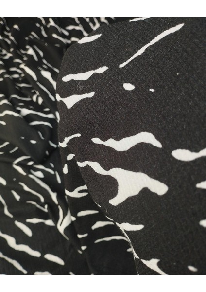 Siyah Beyaz Desenli Irmak Örme Jarse (En 150 cm x Boy 250 Cm) modelleri