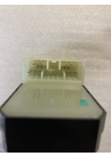 Suzuki Grand Vitara - Swift Sol Ön Cam Düğmesi (2006-2013) 64J20-3370T modelleri