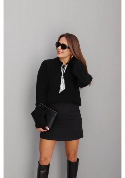 Siyah Yaka Fular Detay Kazak modelleri