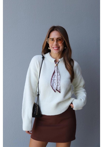 Ekru Yaka Fular Detay Kazak modelleri