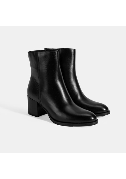 Kadın Siyah Kalın Topuklu Deri Bot