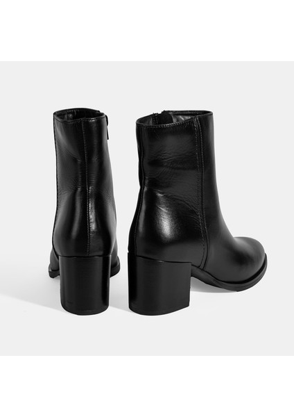 Kadın Siyah Kalın Topuklu Deri Bot
