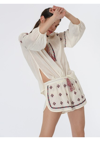 Püskül Detaylı Etnik Desenli Kadın Şort Standart Renk Y1965109_089