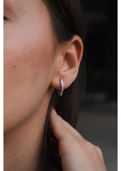 Zirkon Taşlı Minimal Çelik Küpe modelleri