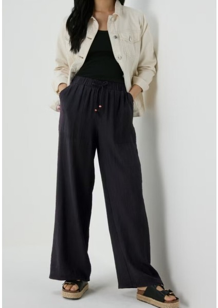 Cep Detaylı Viskon Pantolon