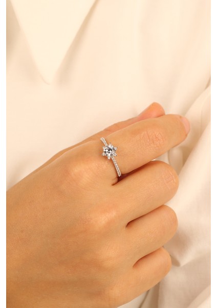 Minimal Model Lotus Tektaş Altın Yüzük ÇGKY0087 fiyatları