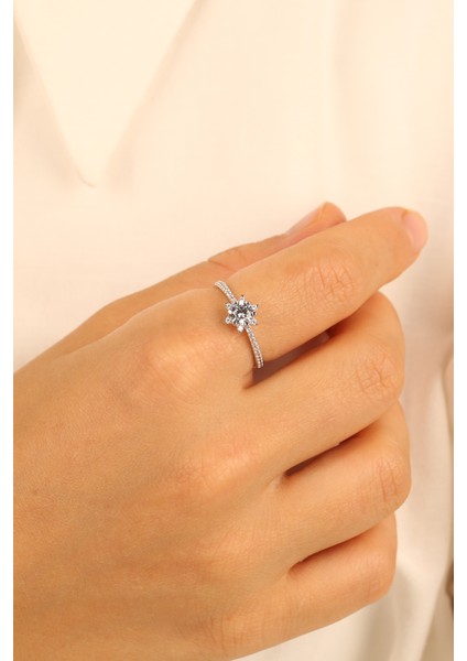 Minimal Model Lotus Tektaş Altın Yüzük ÇGKY0087 modelleri