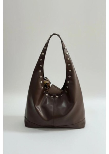 Sap Kenarları Zımbalı Salaş Kol Çantası