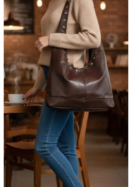 Sap Kenarları Zımbalı Salaş Kol Çantası fırsatları