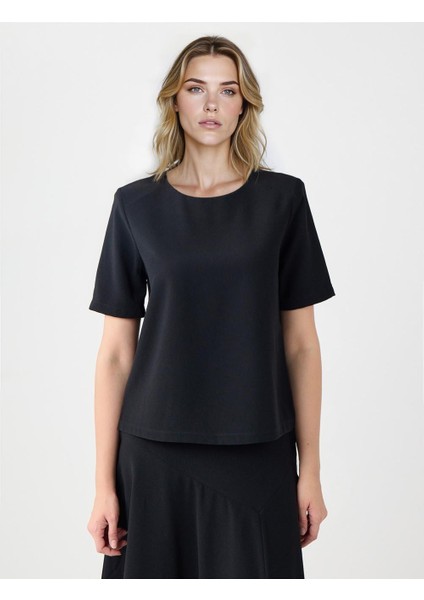 Siyah Rahat Kesim Yuvarlak Yaka Kısa Kollu Dokuma Bluz