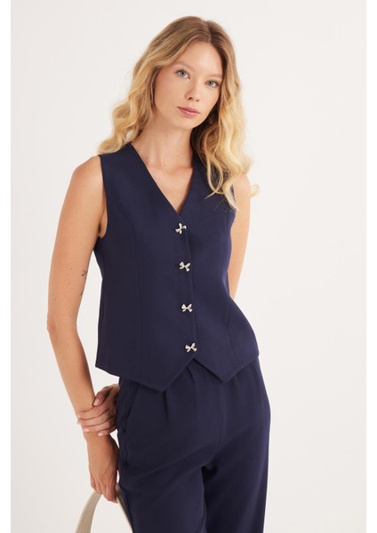 Kadın Standart Fit Sıfır Kol Kruvaze Yaka Düğmeli Lacivert Yelekli Pantolonlu Takım fiyatları