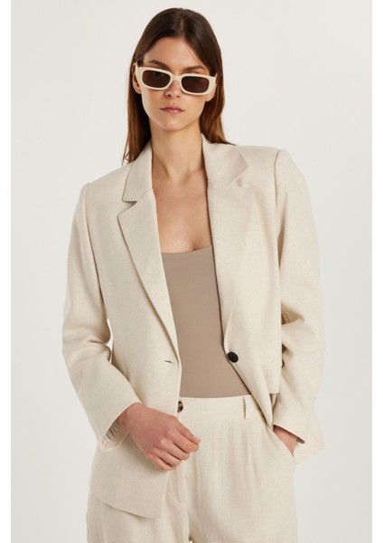 Kadın Slim Fit Uzun Kollu Mono Yaka Düğmeli Ekru Ceket Pantolonlu Takım fiyatları