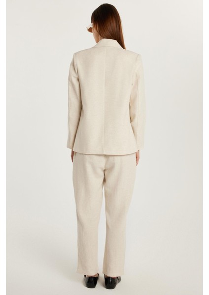 Kadın Slim Fit Uzun Kollu Mono Yaka Düğmeli Ekru Ceket Pantolonlu Takım indirimleri