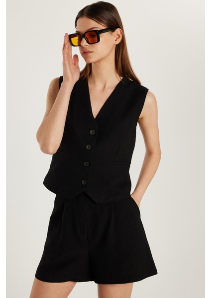 Kadın Regular Fit Klasik Kesim Sıfır Kol Kruvaze Yaka Düğmeli siyah Yelek Şort Takım fiyatları