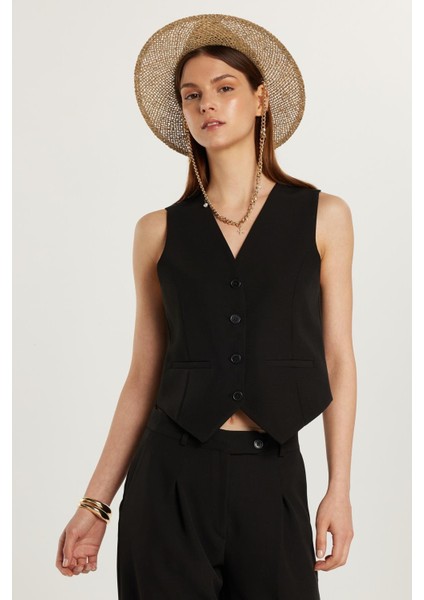 Kadın Standart Fit Sıfır Kol Kruvaze Yaka Düğmeli Siyah Yelek Pantolonlu Takım fiyatları